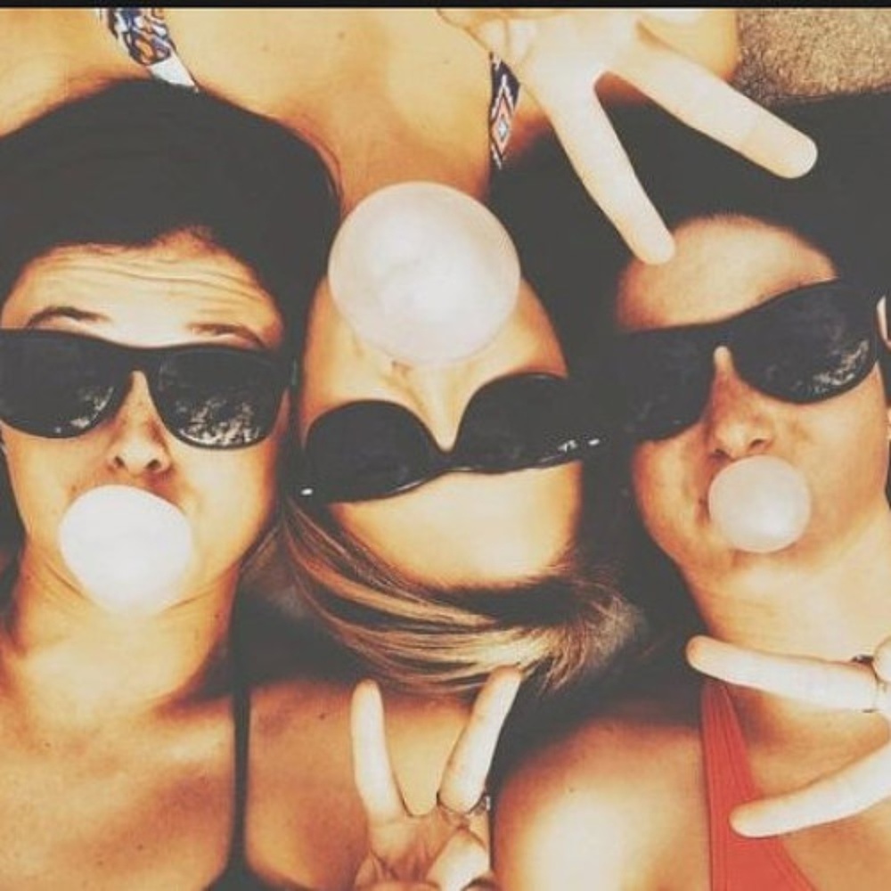 Meet your Posher, 3WYLDSISTERS